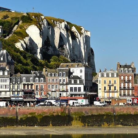 Logement Dans Maison De Pecheur ル・トレポール エクステリア 写真