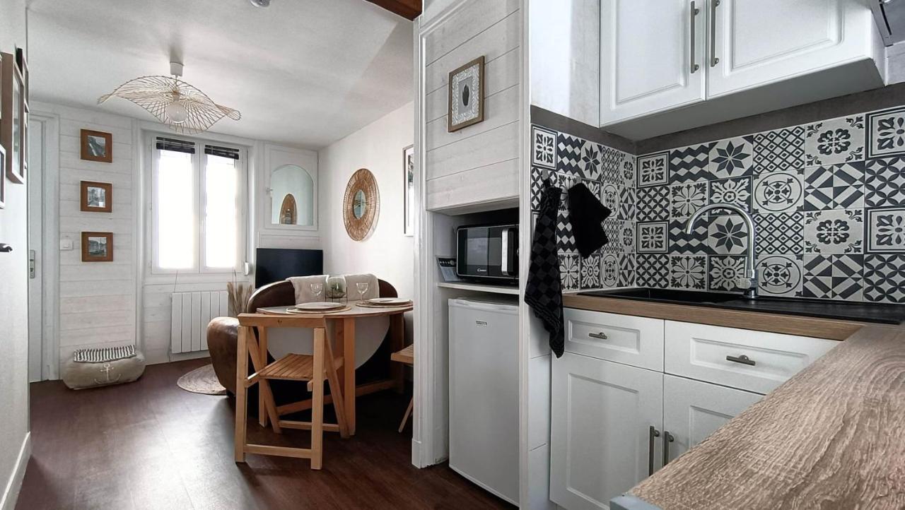 Logement Dans Maison De Pecheur ル・トレポール エクステリア 写真