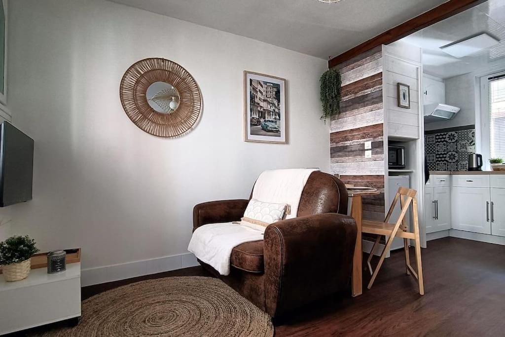 Logement Dans Maison De Pecheur ル・トレポール エクステリア 写真