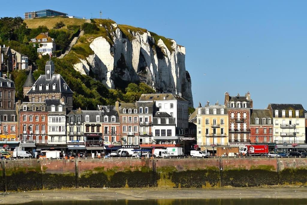 Logement Dans Maison De Pecheur ル・トレポール エクステリア 写真